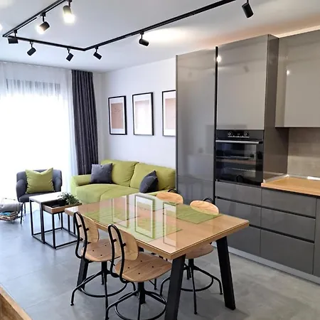 Smile 아파트 스플리트